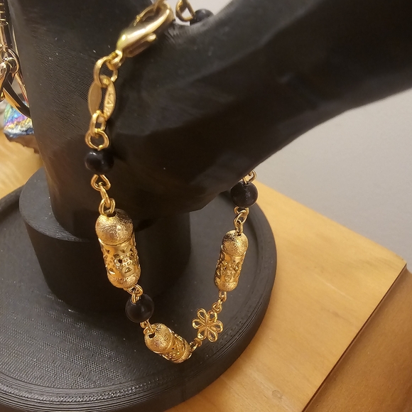 no brand Jewelry - Chic Gold and Black Beaded Bracelet